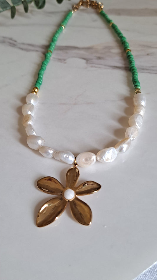 Daisy Flower Necklace