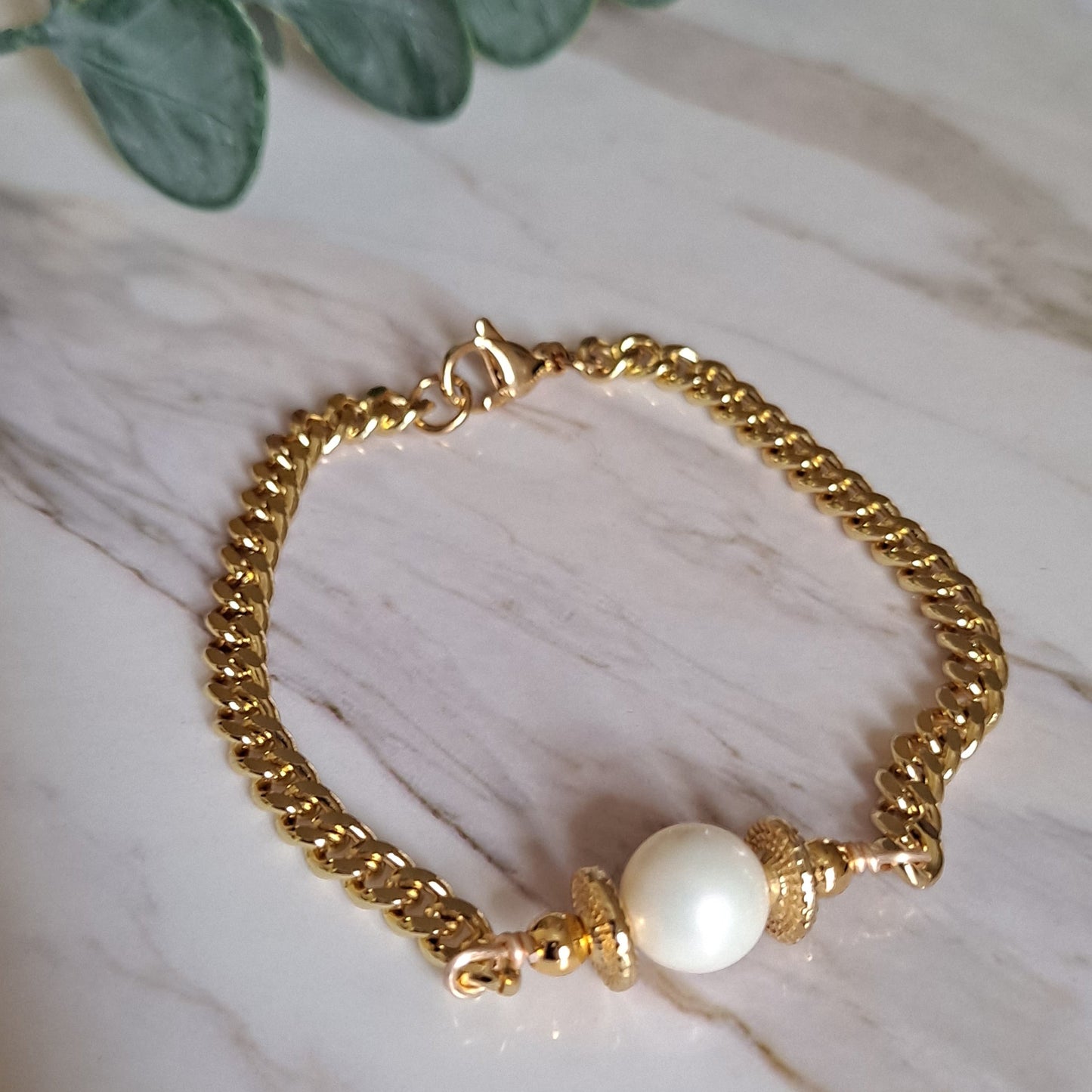 Pulsera con perla y cadena cubana