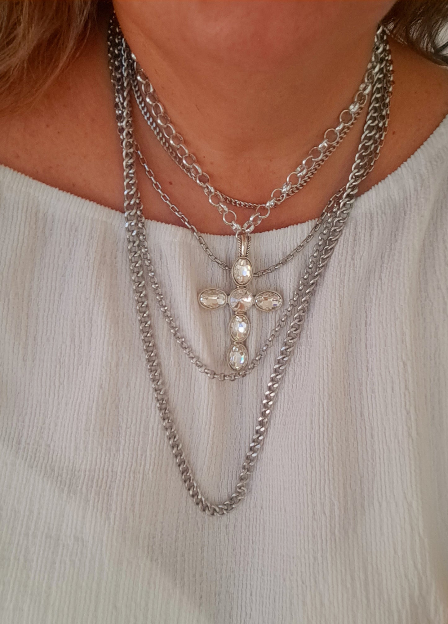 Cristal Cross Necklace